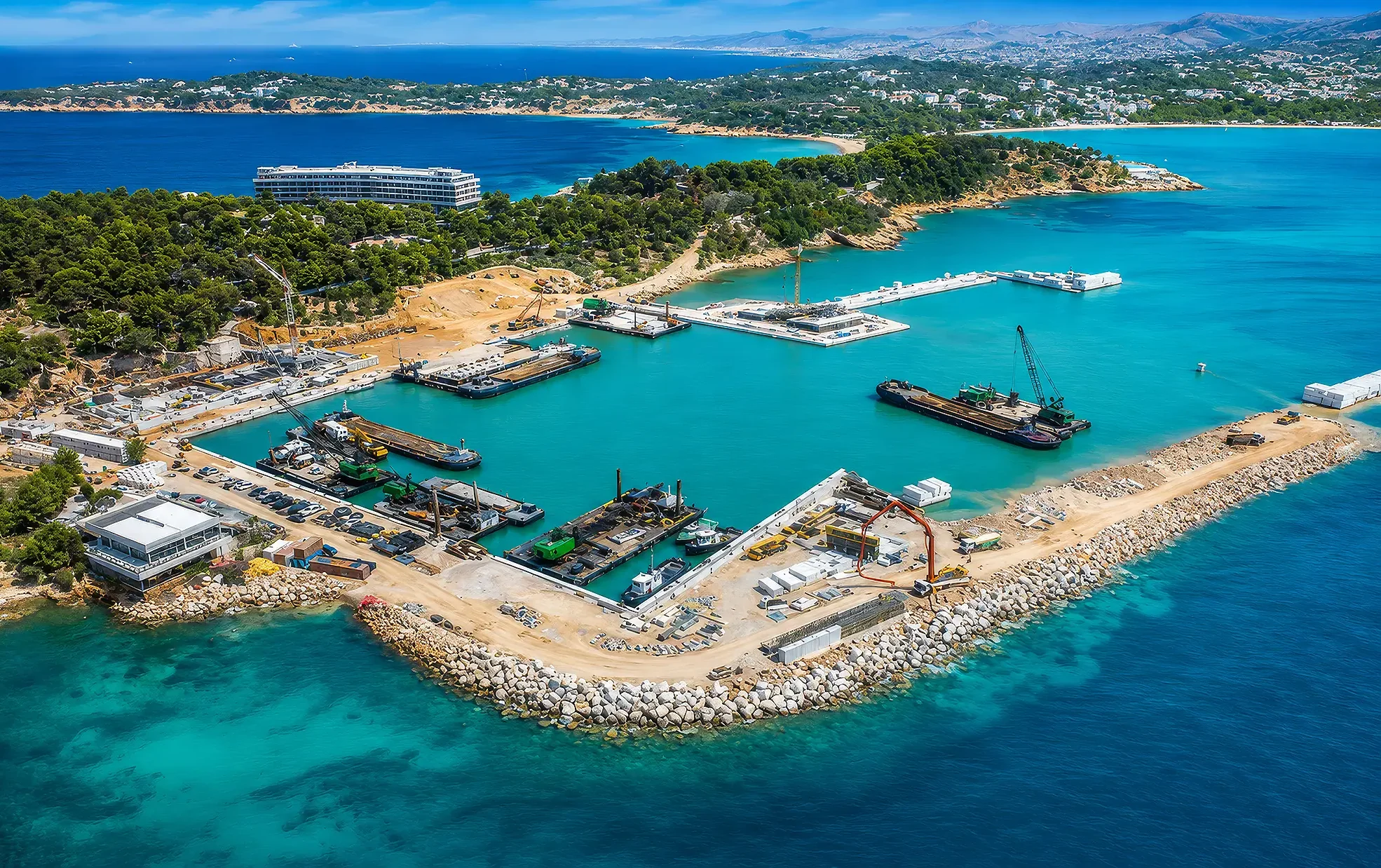 Λιμενικά έργα και εργασίες κατασκευής στη Μαρίνα Βουλιαγμένης από τη Nafpliotis Bros